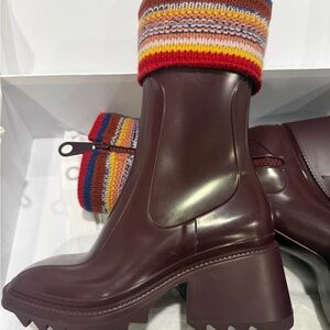 Stylish Burgundy Ankle Boots with Multicolor Knit Cuff
